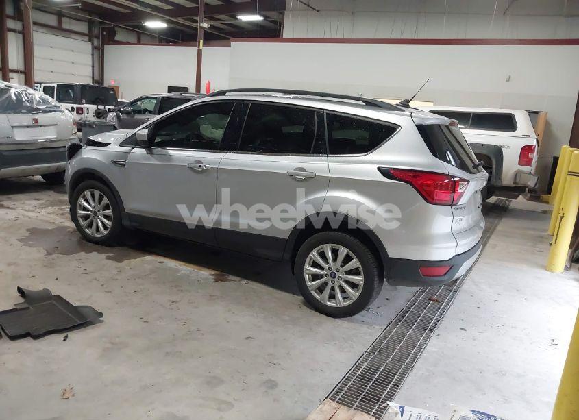 Photo 3 of 2019 Ford Escape SEL (VIN 1FMCU9HD5KUA15937)