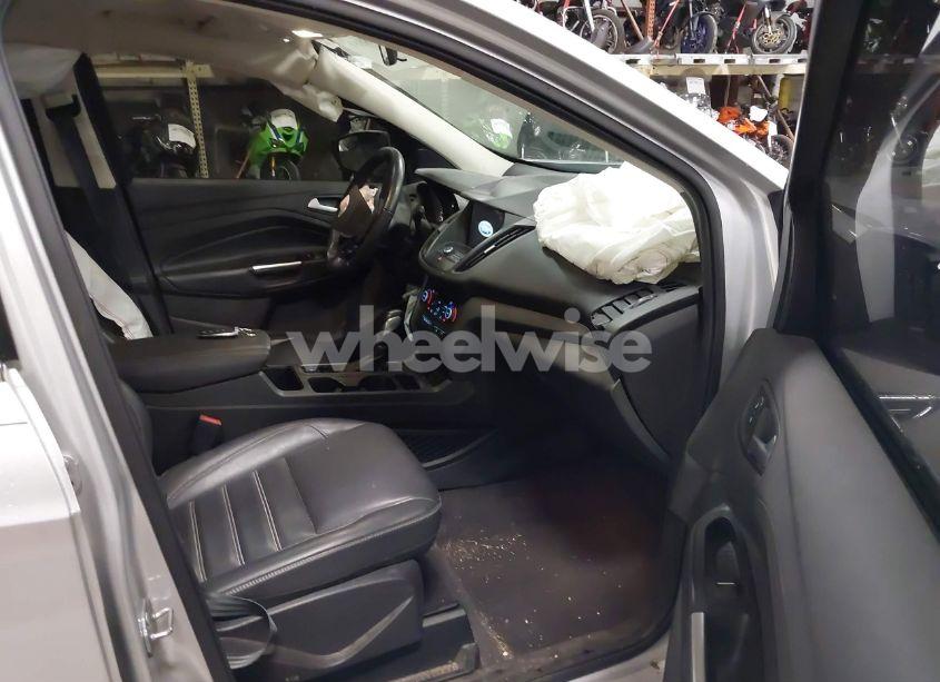 Photo 5 of 2019 Ford Escape SEL (VIN 1FMCU9HD5KUA15937)