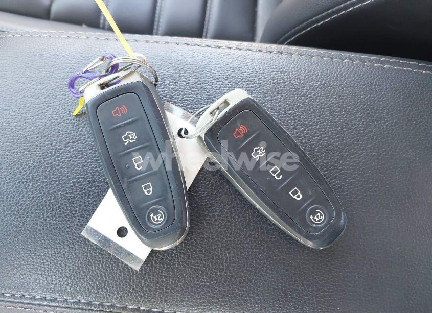 Photo 11 of 2019 Ford Escape SEL (VIN 1FMCU9HD5KUB19019)