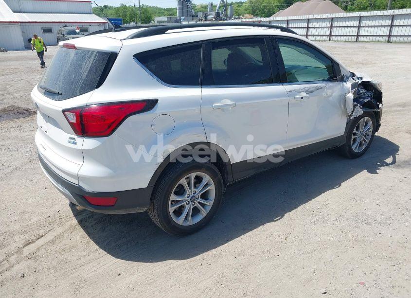 Photo 4 of 2019 Ford Escape SEL (VIN 1FMCU9HD5KUB19019)