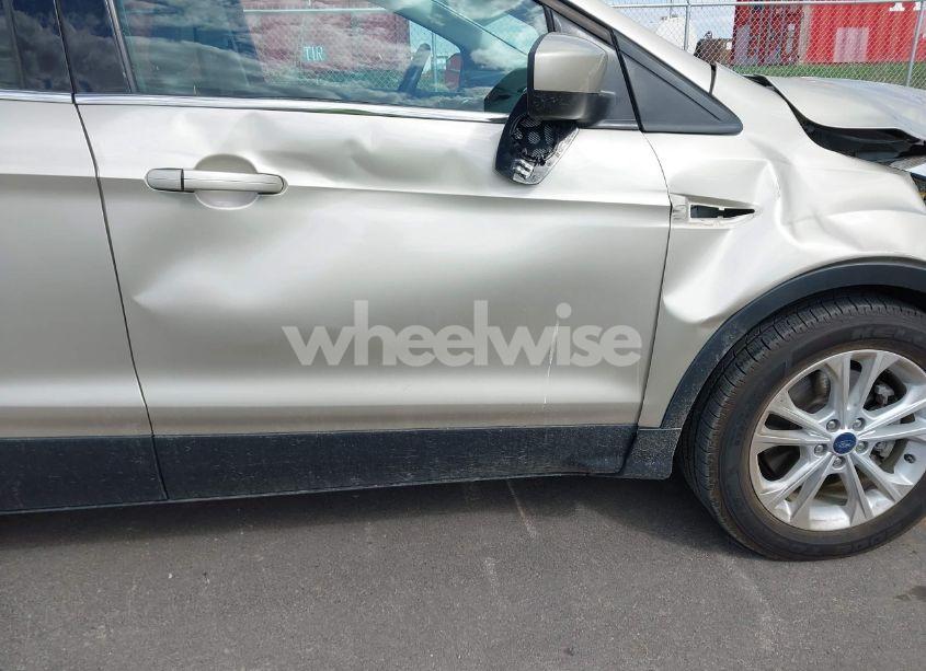 Photo 18 of 2018 Ford Escape SEL (VIN 1FMCU9HD6JUA21308)