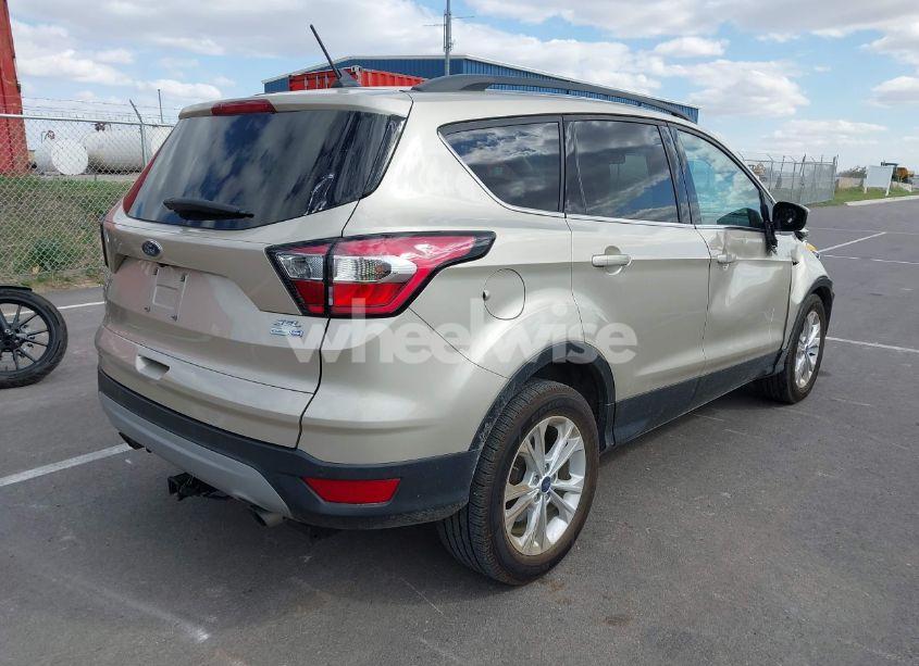 Photo 4 of 2018 Ford Escape SEL (VIN 1FMCU9HD6JUA21308)