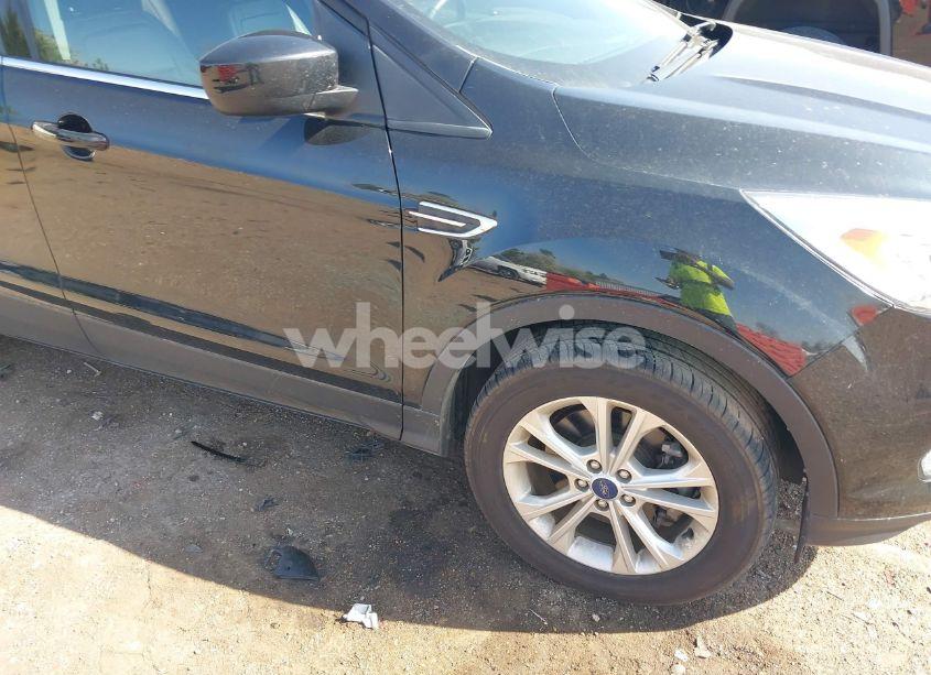 Photo 6 of 2018 Ford Escape SEL (VIN 1FMCU9HD6JUC77836)