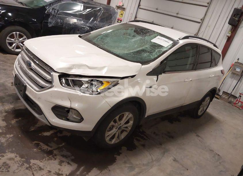 Photo 2 of 2019 Ford Escape SEL (VIN 1FMCU9HD6KUC22112)