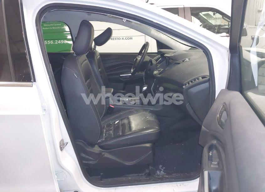 Photo 5 of 2019 Ford Escape SEL (VIN 1FMCU9HD6KUC22112)