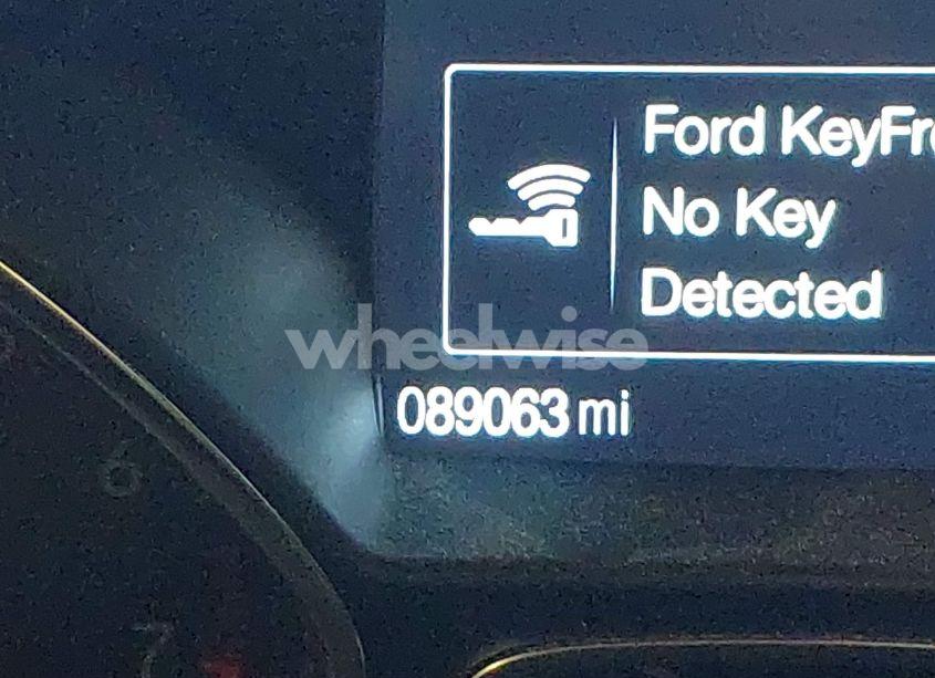 Photo 15 of 2019 Ford Escape SEL (VIN 1FMCU9HD6KUC56986)
