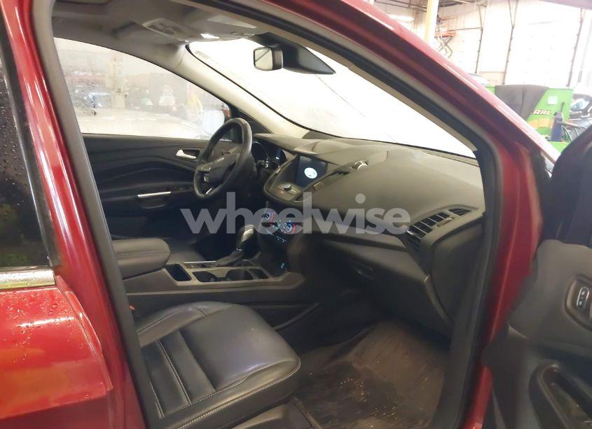 Photo 5 of 2019 Ford Escape SEL (VIN 1FMCU9HD6KUC56986)