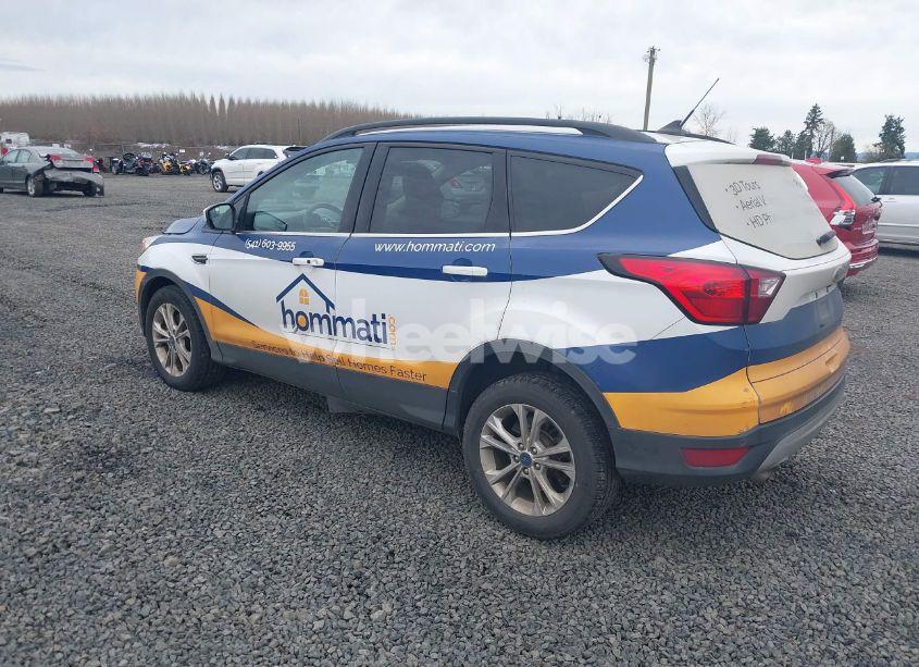 Photo 3 of 2019 Ford Escape SEL (VIN 1FMCU9HD7KUC30199)