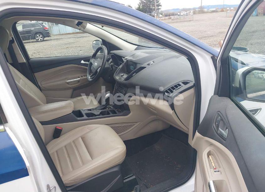 Photo 5 of 2019 Ford Escape SEL (VIN 1FMCU9HD7KUC30199)