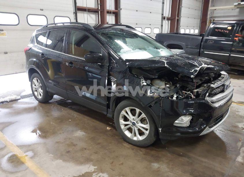 2019 Ford Escape SEL (VIN 1FMCU9HD8KUA70320) main photo