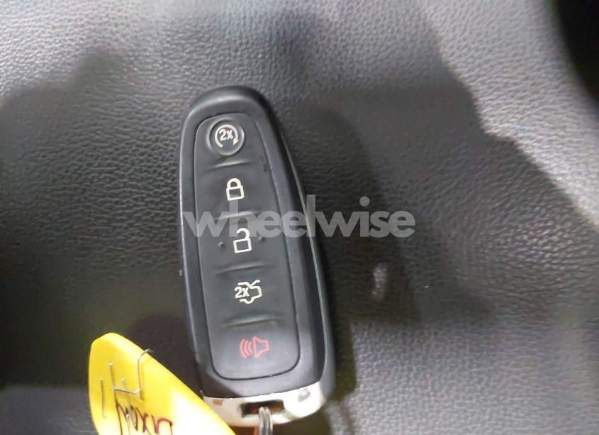 Photo 11 of 2019 Ford Escape SEL (VIN 1FMCU9HD8KUA70320)