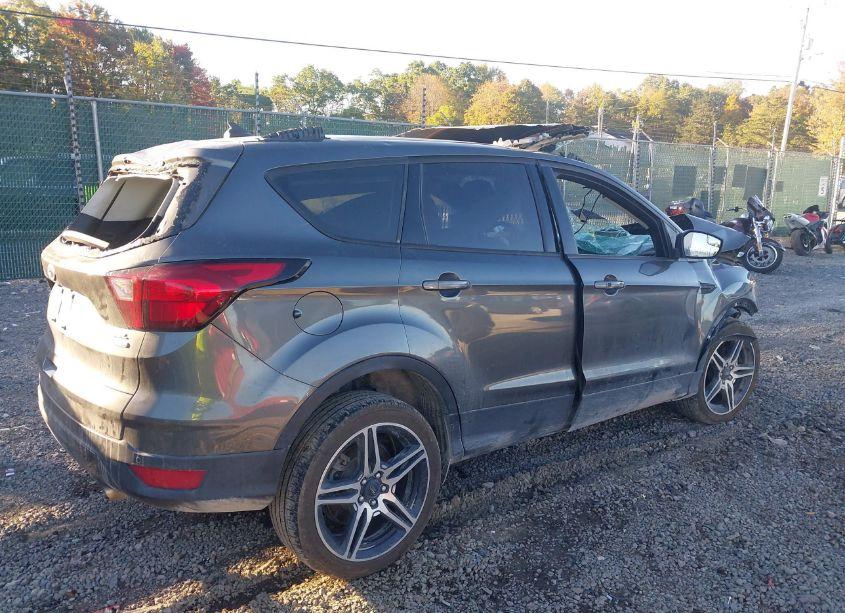 Photo 4 of 2019 Ford Escape SEL (VIN 1FMCU9HD8KUB23923)