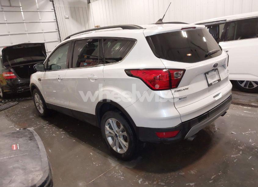 Photo 3 of 2019 Ford Escape SEL (VIN 1FMCU9HD8KUC30146)