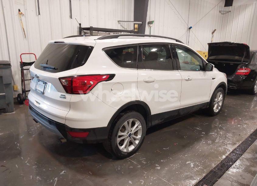 Photo 4 of 2019 Ford Escape SEL (VIN 1FMCU9HD8KUC30146)