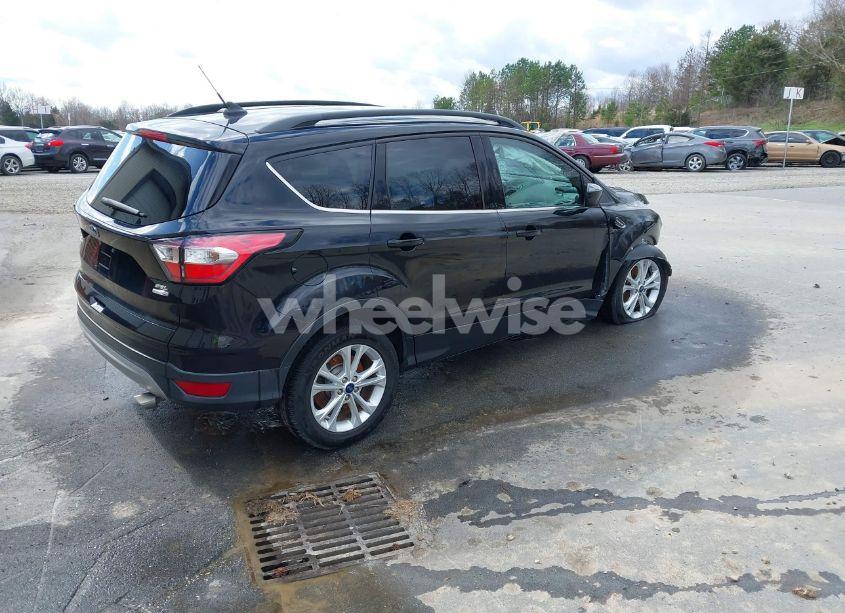 Photo 4 of 2018 Ford Escape SEL (VIN 1FMCU9HD9JUD17181)