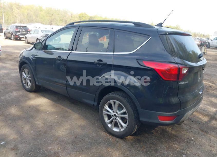 Photo 3 of 2019 Ford Escape SEL (VIN 1FMCU9HD9KUB14177)