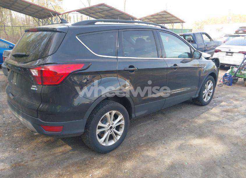 Photo 4 of 2019 Ford Escape SEL (VIN 1FMCU9HD9KUB14177)