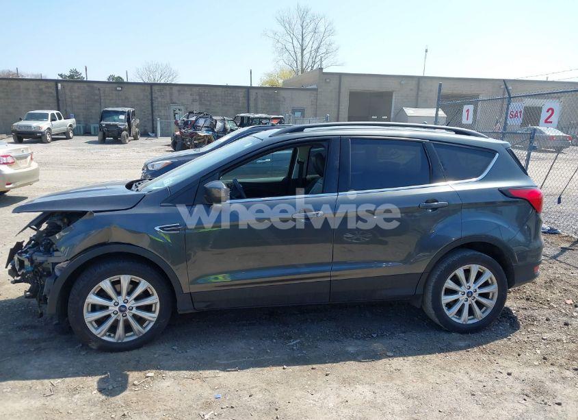 Photo 15 of 2019 Ford Escape SEL (VIN 1FMCU9HD9KUB73827)