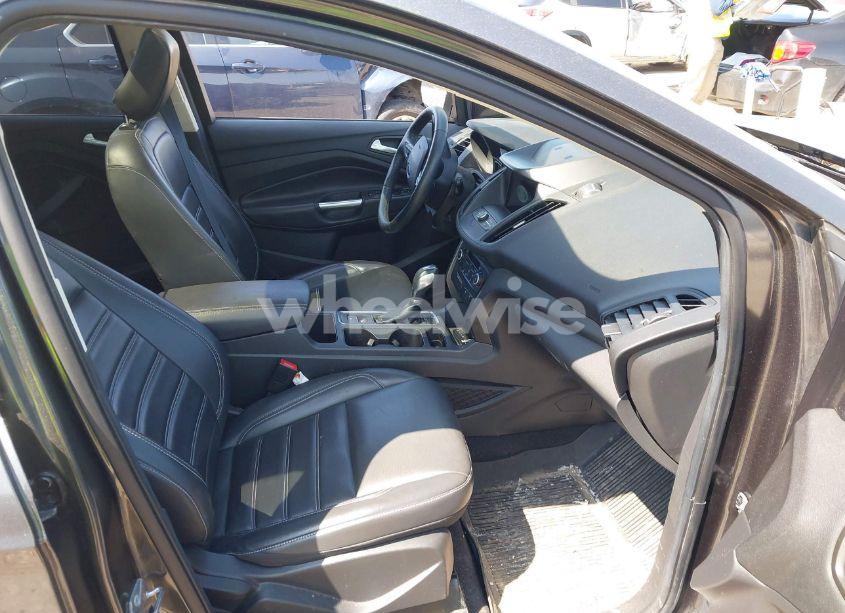 Photo 5 of 2019 Ford Escape SEL (VIN 1FMCU9HD9KUB73827)