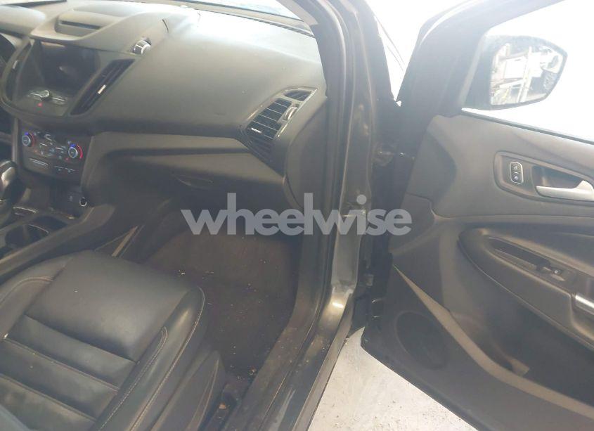 Photo 5 of 2018 Ford Escape SEL (VIN 1FMCU9HDXJUA96450)