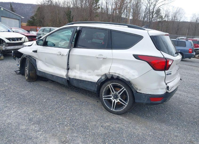 Photo 3 of 2019 Ford Escape SEL (VIN 1FMCU9HDXKUA37321)