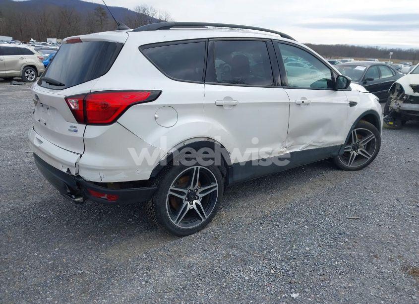 Photo 4 of 2019 Ford Escape SEL (VIN 1FMCU9HDXKUA37321)