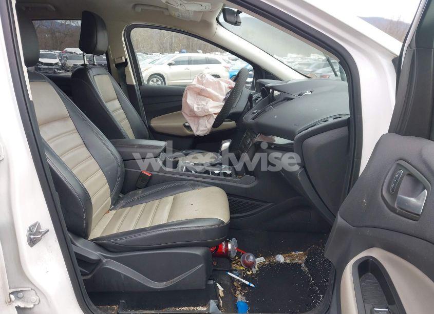 Photo 5 of 2019 Ford Escape SEL (VIN 1FMCU9HDXKUA37321)