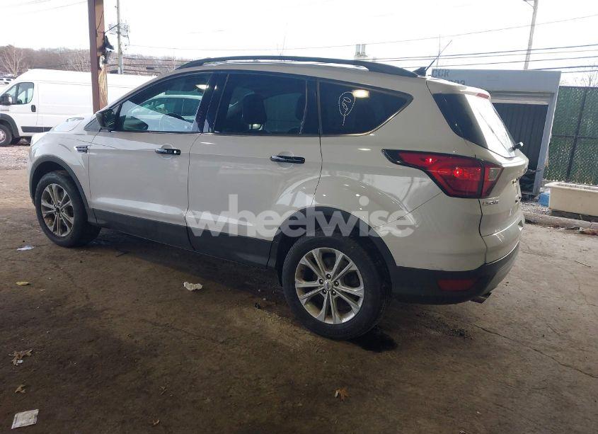 Photo 3 of 2019 Ford Escape SEL (VIN 1FMCU9HDXKUB41937)