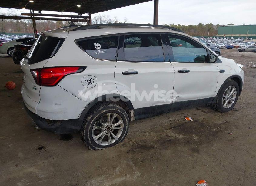 Photo 4 of 2019 Ford Escape SEL (VIN 1FMCU9HDXKUB41937)