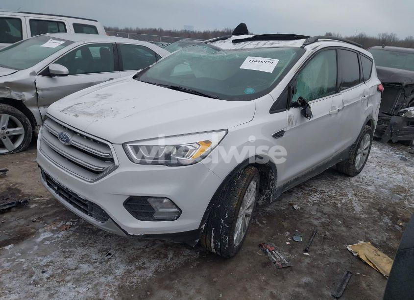 Photo 2 of 2019 Ford Escape SEL (VIN 1FMCU9HDXKUB51786)