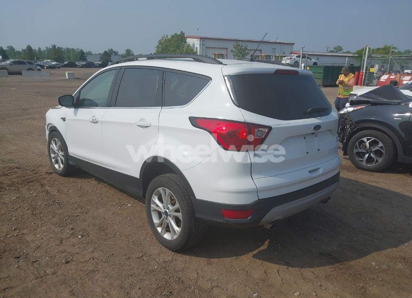 Photo 3 of 2019 Ford Escape SEL (VIN 1FMCU9HDXKUC00243)