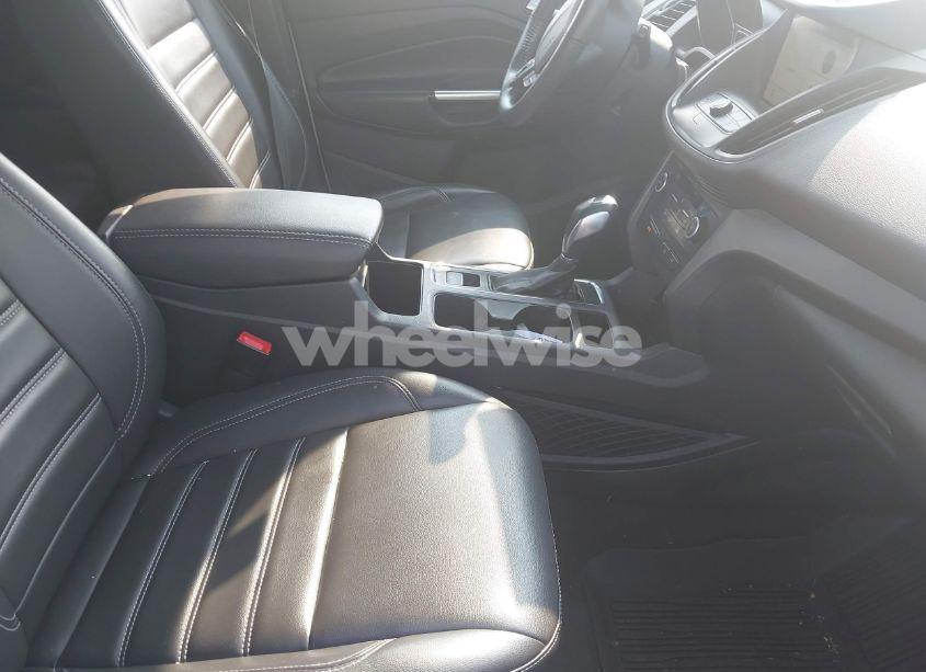 Photo 5 of 2019 Ford Escape SEL (VIN 1FMCU9HDXKUC00243)