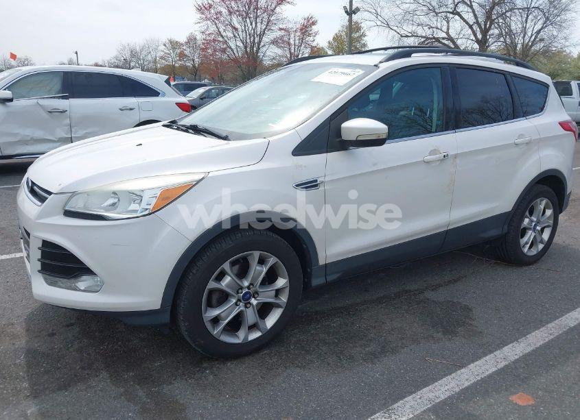 Photo 2 of 2013 Ford Escape SEL (VIN 1FMCU9HXXDUD82944)