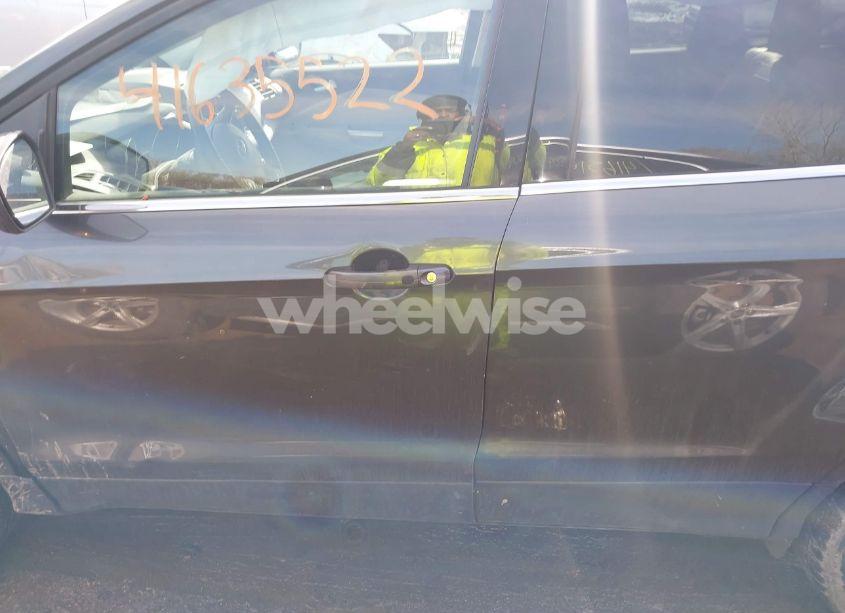 Photo 14 of 2017 Ford Escape TITANIUM (VIN 1FMCU9J90HUB38219)