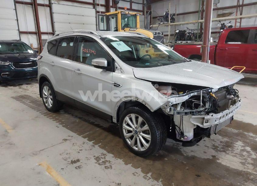 2017 Ford Escape TITANIUM (VIN 1FMCU9J90HUD09731) main photo