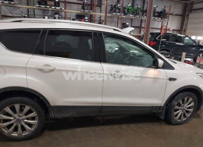 Photo 13 of 2018 Ford Escape TITANIUM (VIN 1FMCU9J90JUA33623)