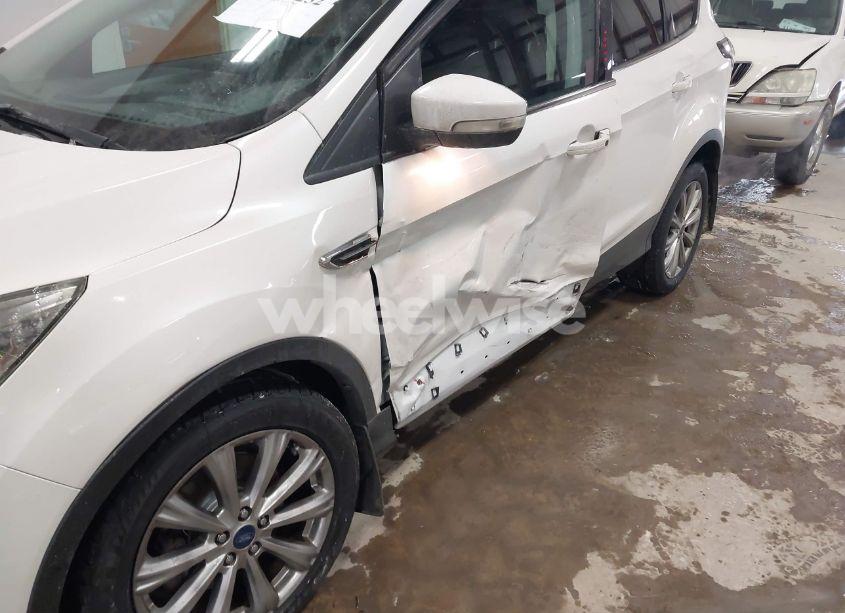 Photo 6 of 2018 Ford Escape TITANIUM (VIN 1FMCU9J90JUA33623)