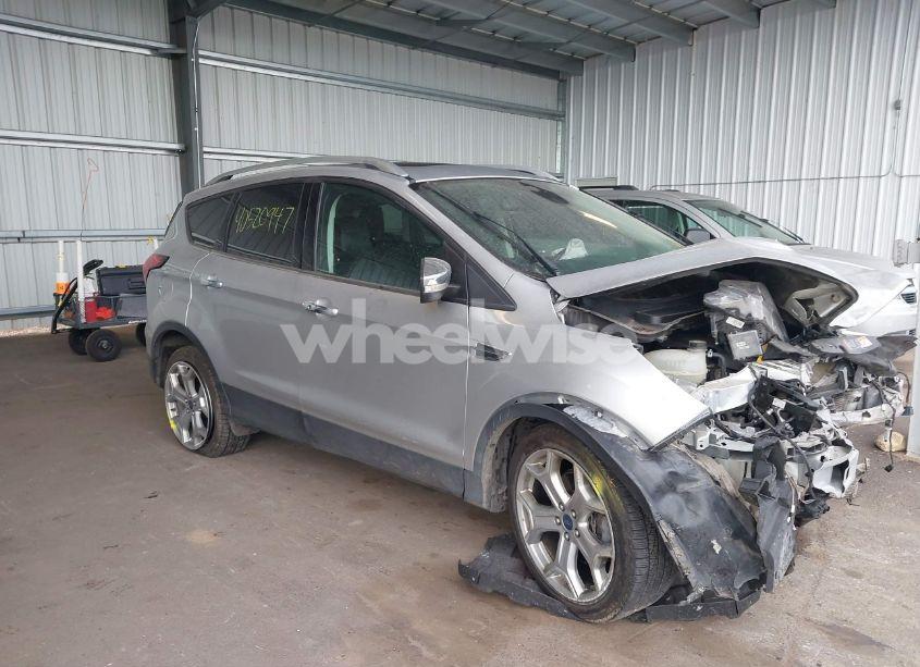 2019 Ford Escape TITANIUM (VIN 1FMCU9J90KUC04615) main photo