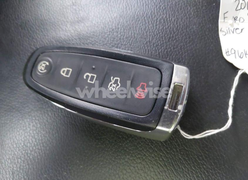 Photo 11 of 2019 Ford Escape TITANIUM (VIN 1FMCU9J90KUC04615)