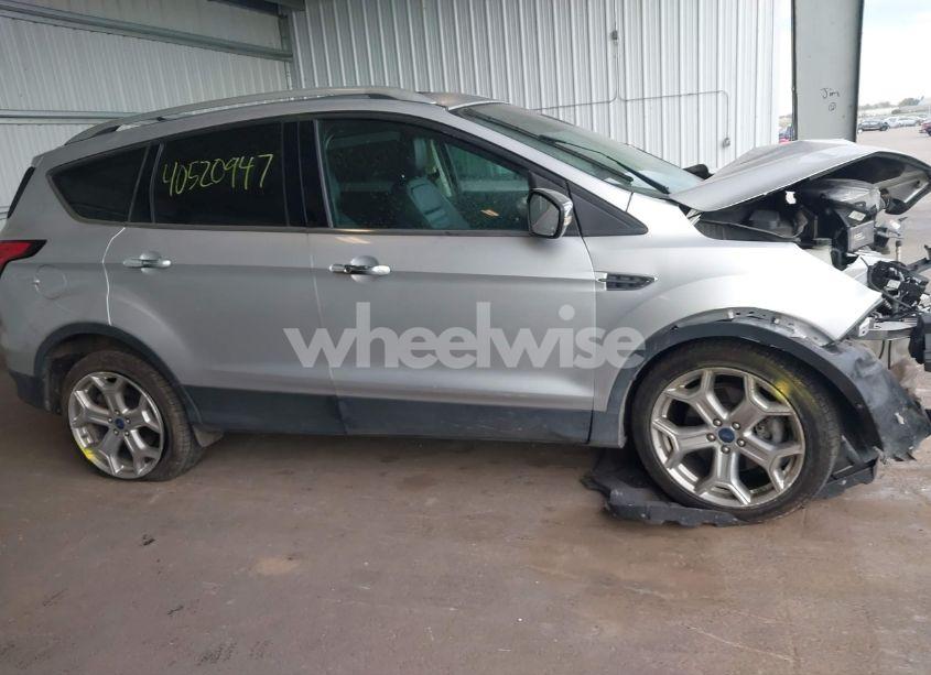 Photo 13 of 2019 Ford Escape TITANIUM (VIN 1FMCU9J90KUC04615)