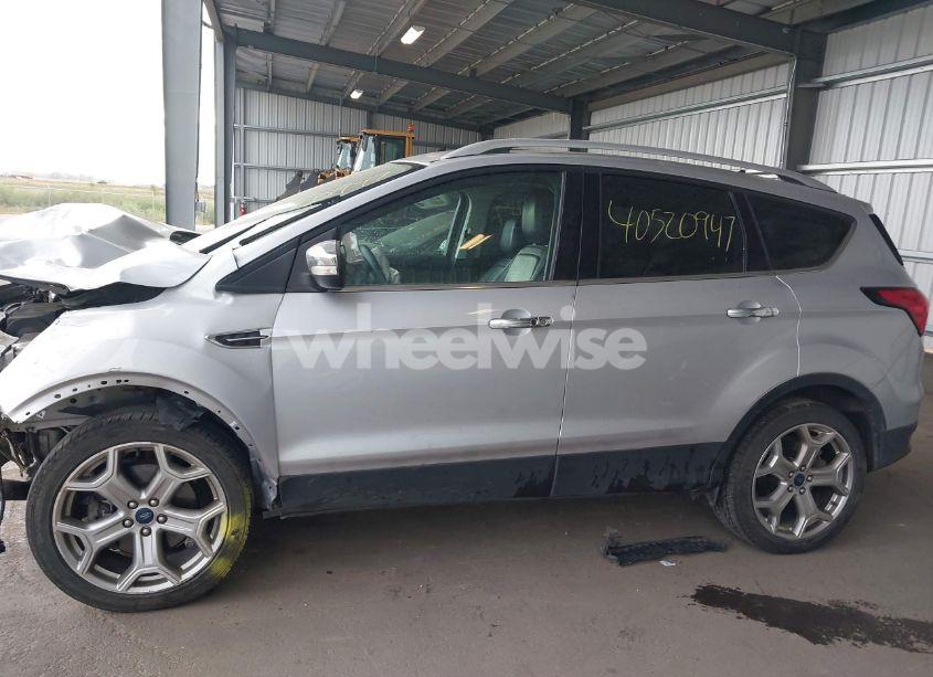 Photo 14 of 2019 Ford Escape TITANIUM (VIN 1FMCU9J90KUC04615)