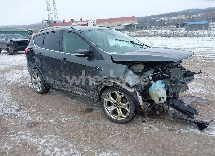 2019 Ford Escape TITANIUM (VIN 1FMCU9J90KUC49179) main photo