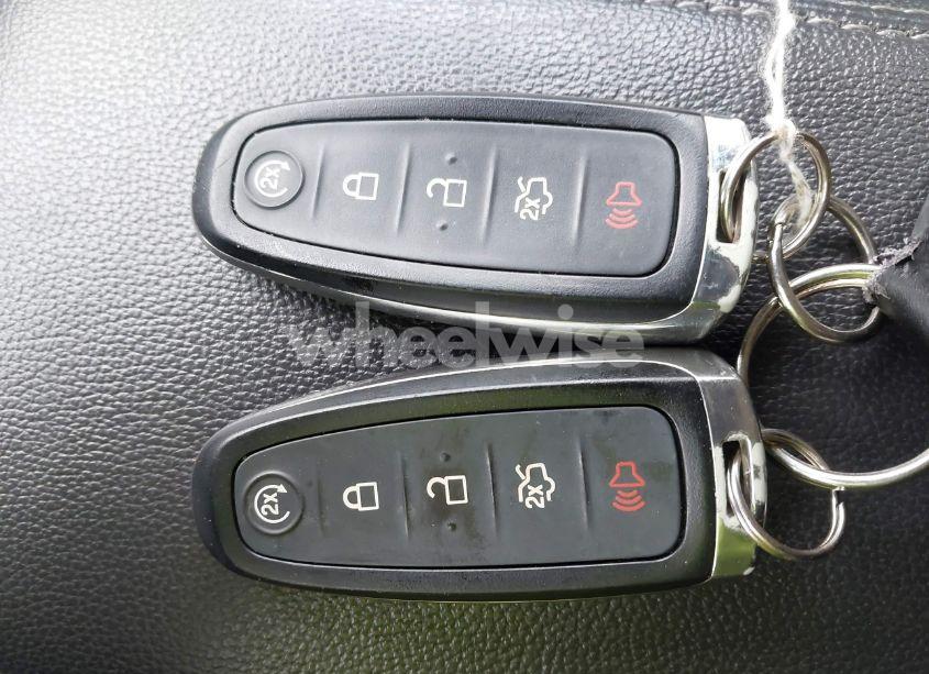 Photo 11 of 2019 Ford Escape TITANIUM (VIN 1FMCU9J90KUC49179)