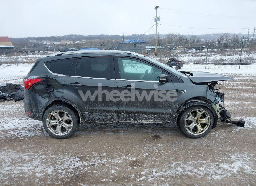 Photo 14 of 2019 Ford Escape TITANIUM (VIN 1FMCU9J90KUC49179)