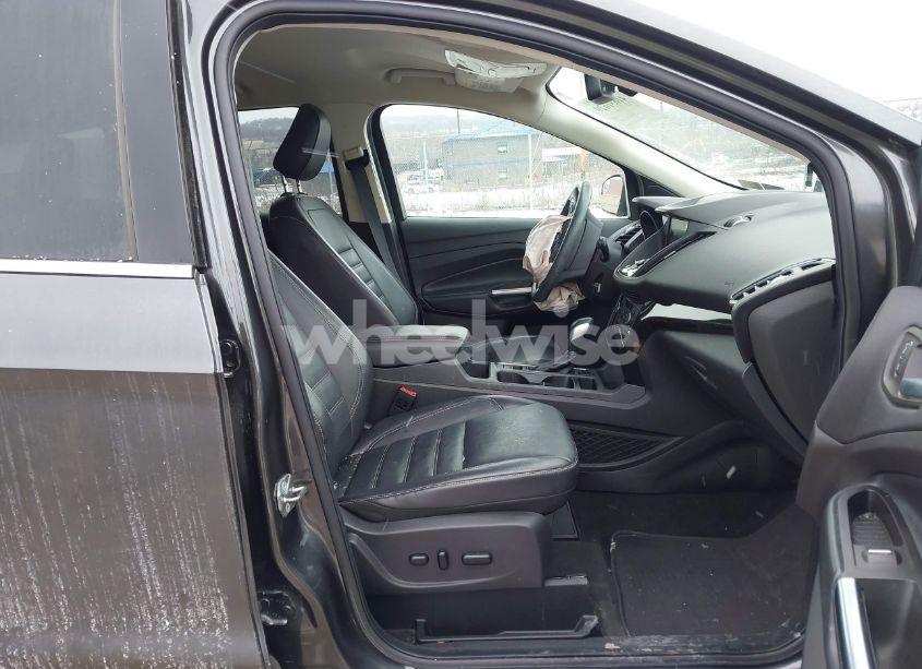 Photo 5 of 2019 Ford Escape TITANIUM (VIN 1FMCU9J90KUC49179)