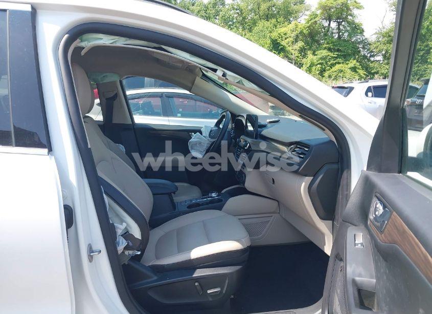 Photo 5 of 2020 Ford Escape TITANIUM (VIN 1FMCU9J90LUA39747)