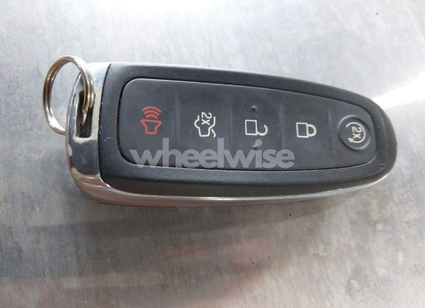 Photo 11 of 2017 Ford Escape TITANIUM (VIN 1FMCU9J91HUA33382)