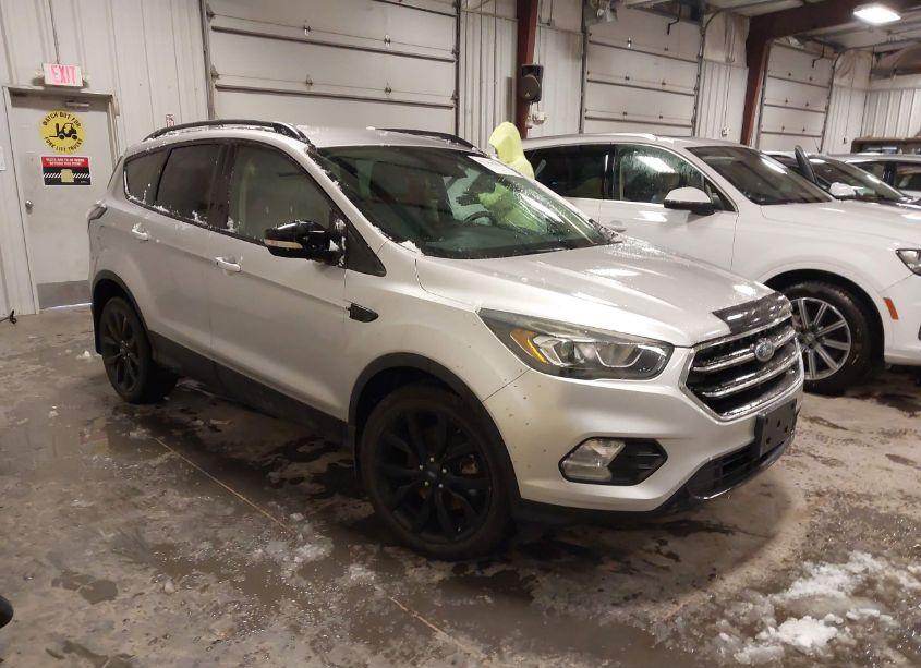 2017 Ford Escape TITANIUM (VIN 1FMCU9J91HUA81688) main photo