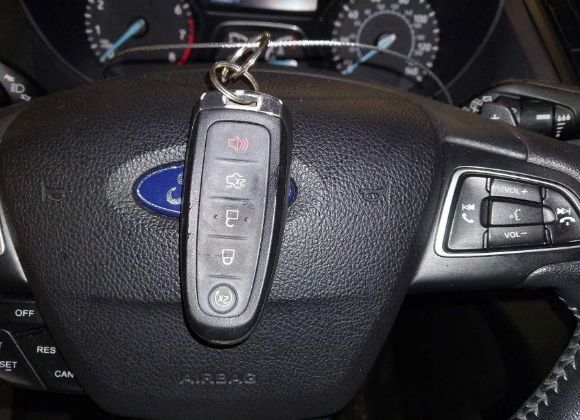 Photo 11 of 2017 Ford Escape TITANIUM (VIN 1FMCU9J91HUA81688)