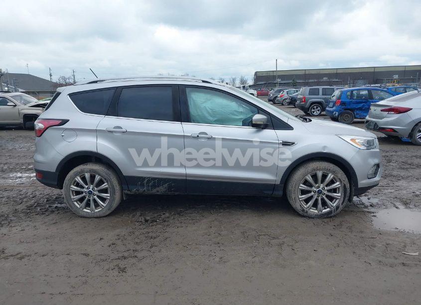 Photo 13 of 2018 Ford Escape TITANIUM (VIN 1FMCU9J91JUA20766)